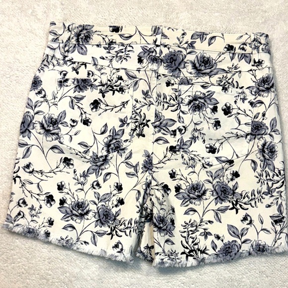 Workshop Republic Clothing Floral Denim Shorts size small NWT - Picture 7 of 10